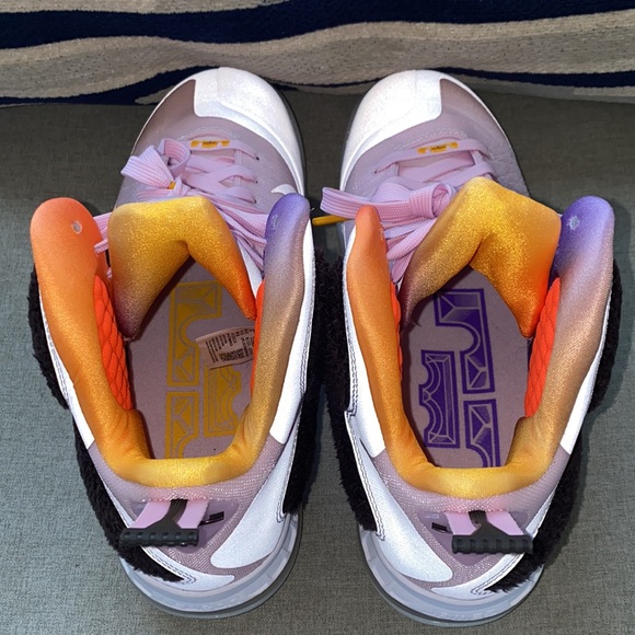 NIKE Lebron IX Regal pink multicolor NWT 9 - Picture 8 of 14